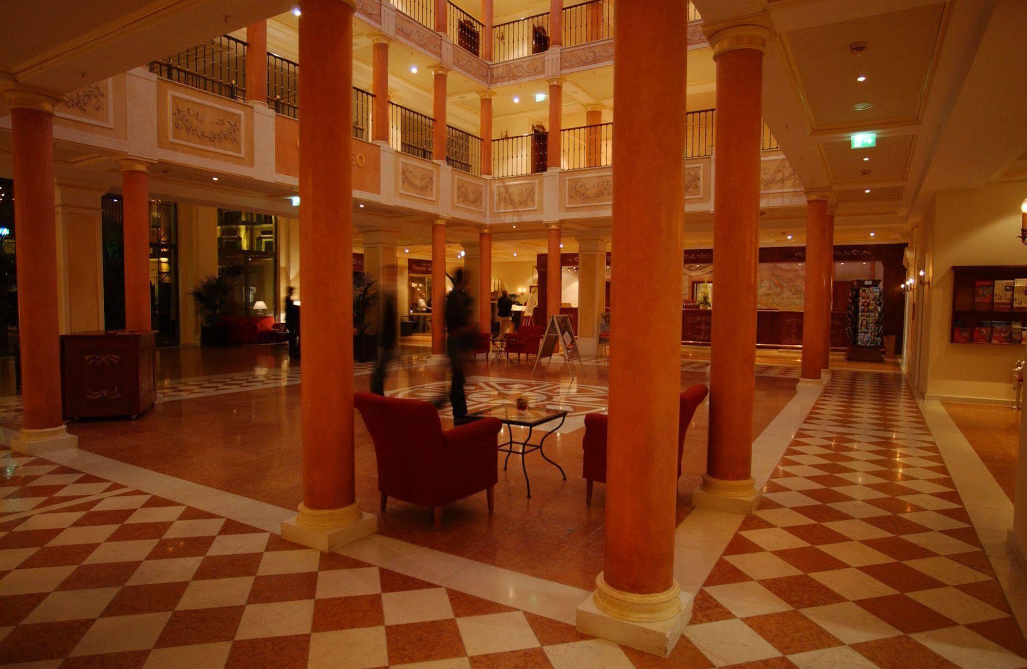 欧罗巴游乐园和厄尔布尼斯度假四星级高级酒店 鲁斯特 外观 照片